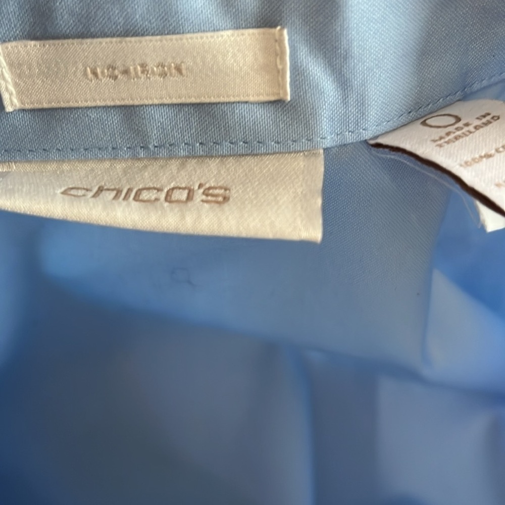 Chico's Blue No Iron Long Button Top 0/Small - Picture 4 of 6